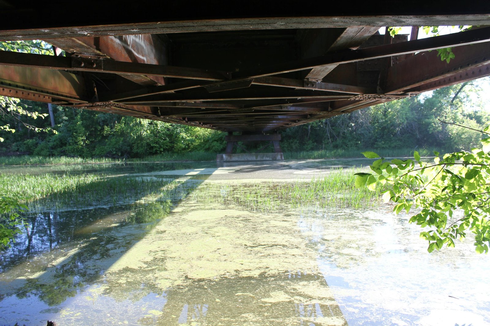 Under truss span